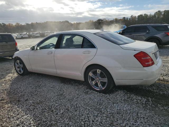 Obraz 2 z 2010 MERCEDES-BENZ S 550 2010 z VIN WDDNG7BBXAA346566