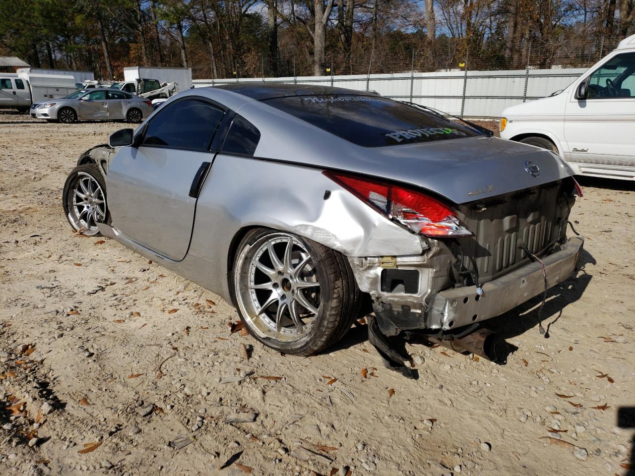 Image 2 of 2004 NISSAN 350Z COUPE 2004 with VIN JN1AZ34EX4T051353