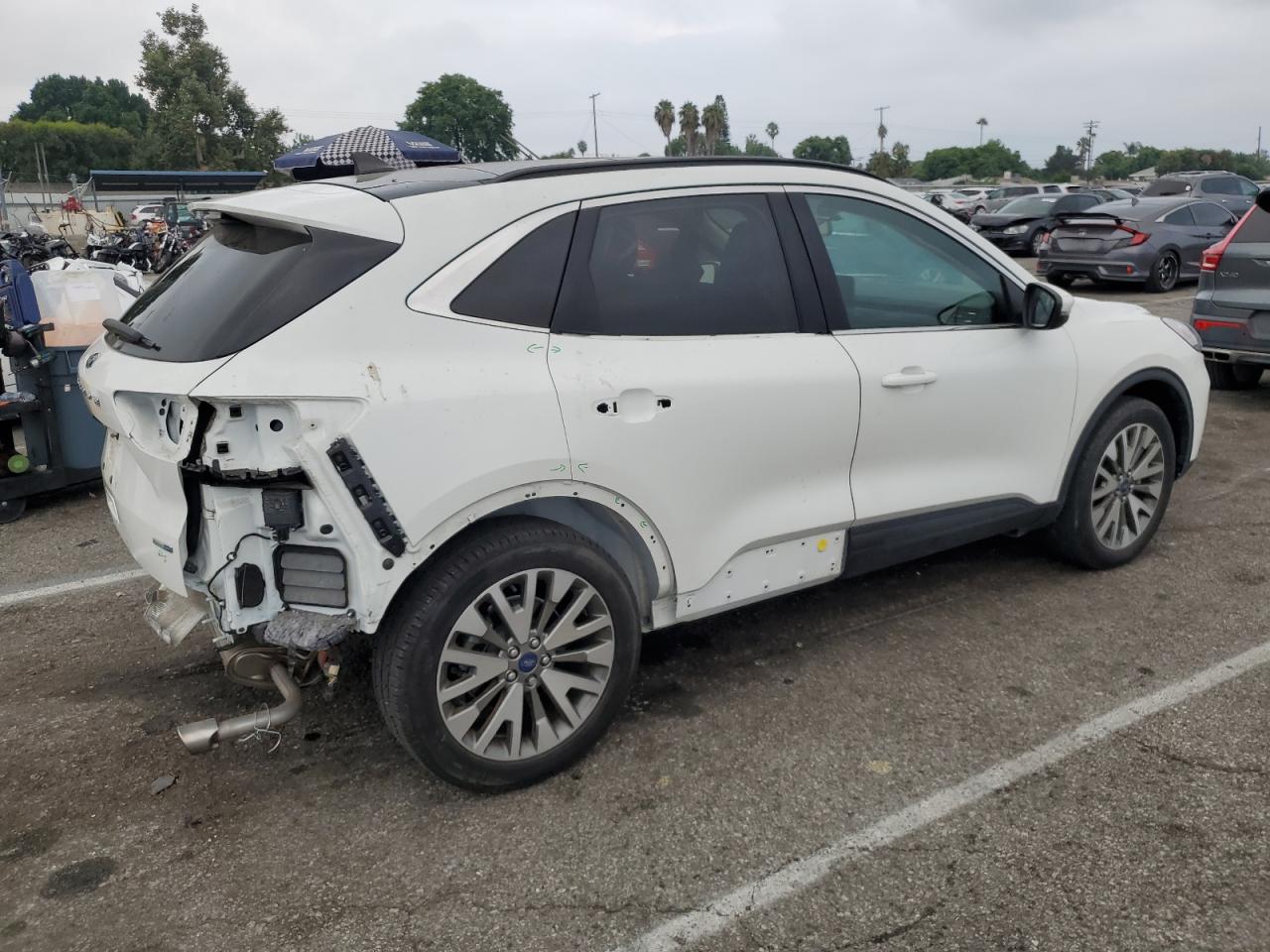 Obraz 3 z 2020 FORD ESCAPE TITANIUM 2020 z VIN 1FMCU9J9XLUB04863