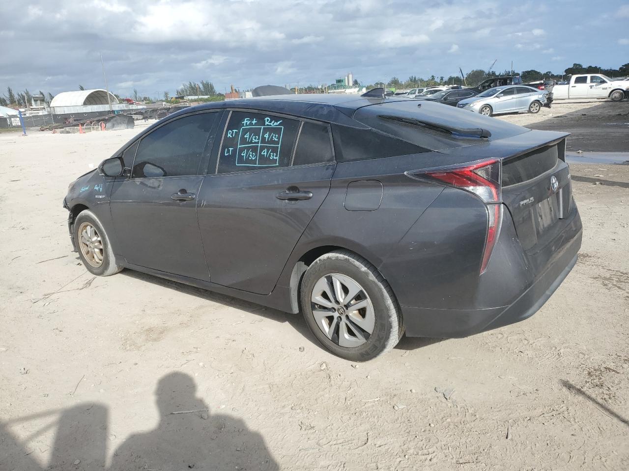 Изображение 2 2017 TOYOTA PRIUS  2017 с VIN JTDKARFU8H3034752