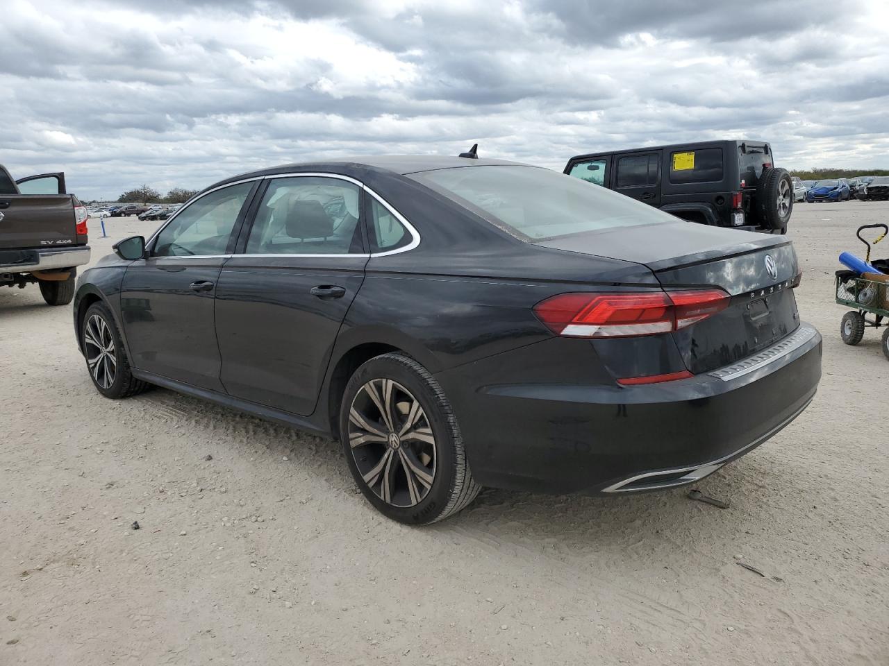 Изображение 2 2022 VOLKSWAGEN PASSAT SE 2022 с VIN 1VWSA7A39NC001092