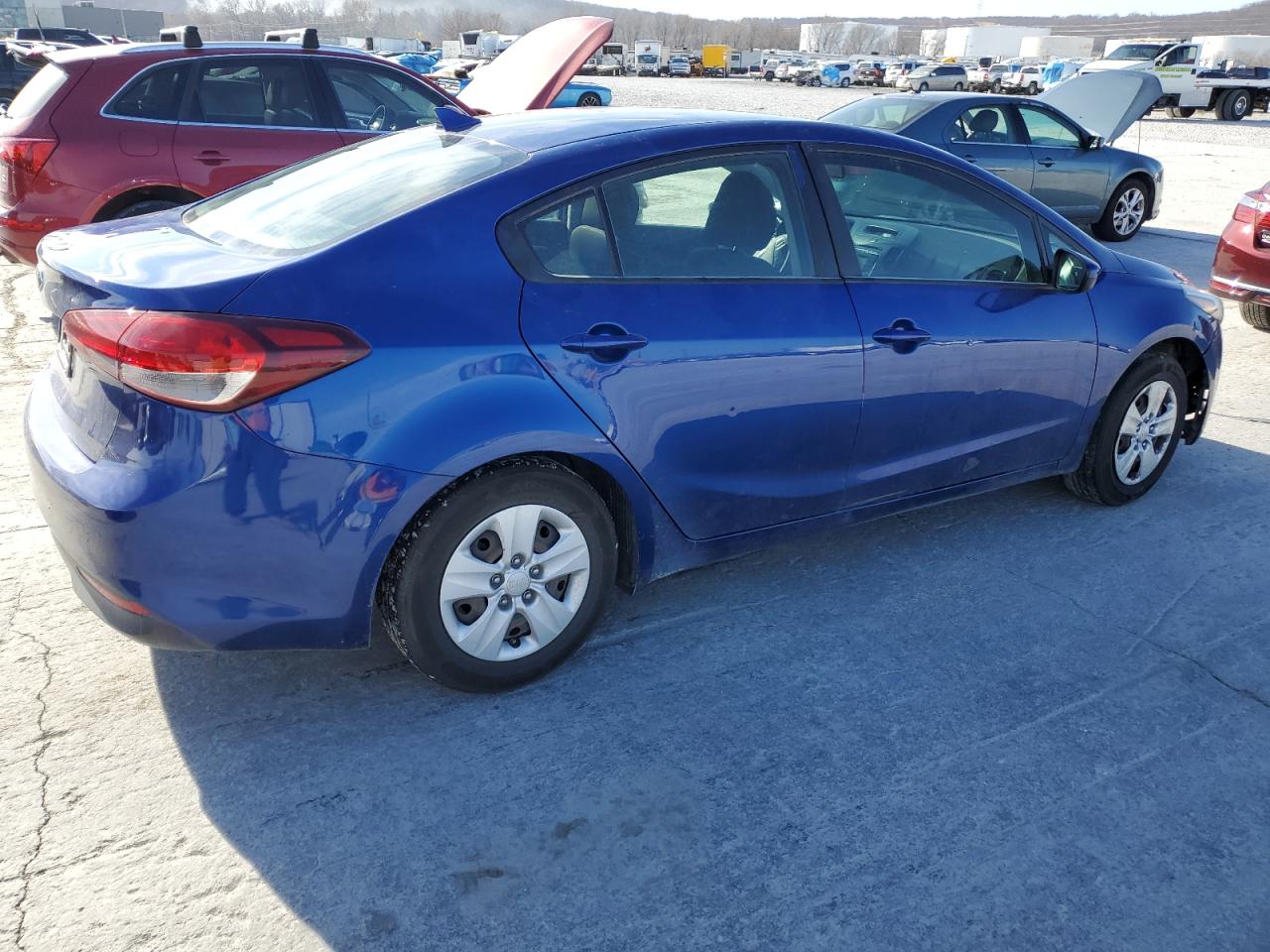 Image 3 of 2018 KIA FORTE LX 2018 with VIN 3KPFK4A74JE207555