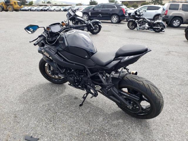 Image 3 of 2021 KAWASAKI ZR1000 K 2021 with VIN JKAZRCK1XMA008217