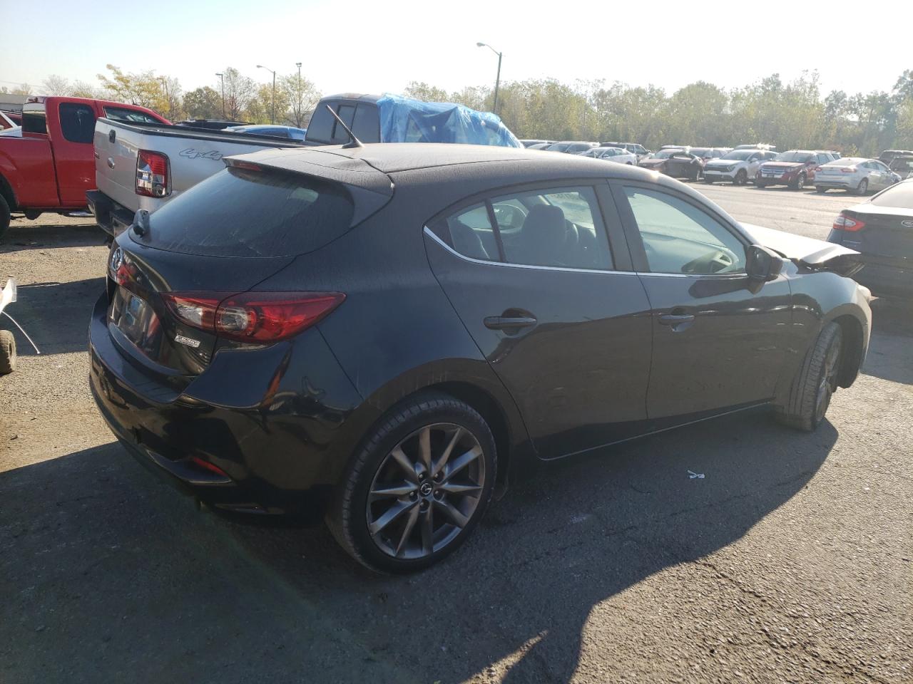 Image 3 of 2018 MAZDA 3 TOURING 2018 with VIN 3MZBN1L33JM193049