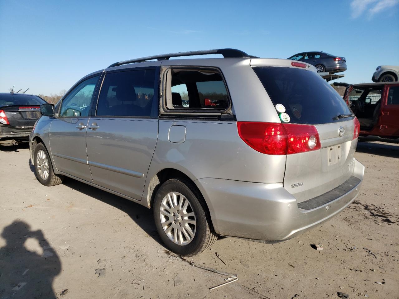 Image 2 of 2008 TOYOTA SIENNA LE 2008 with VIN 5TDBK23C08S012923