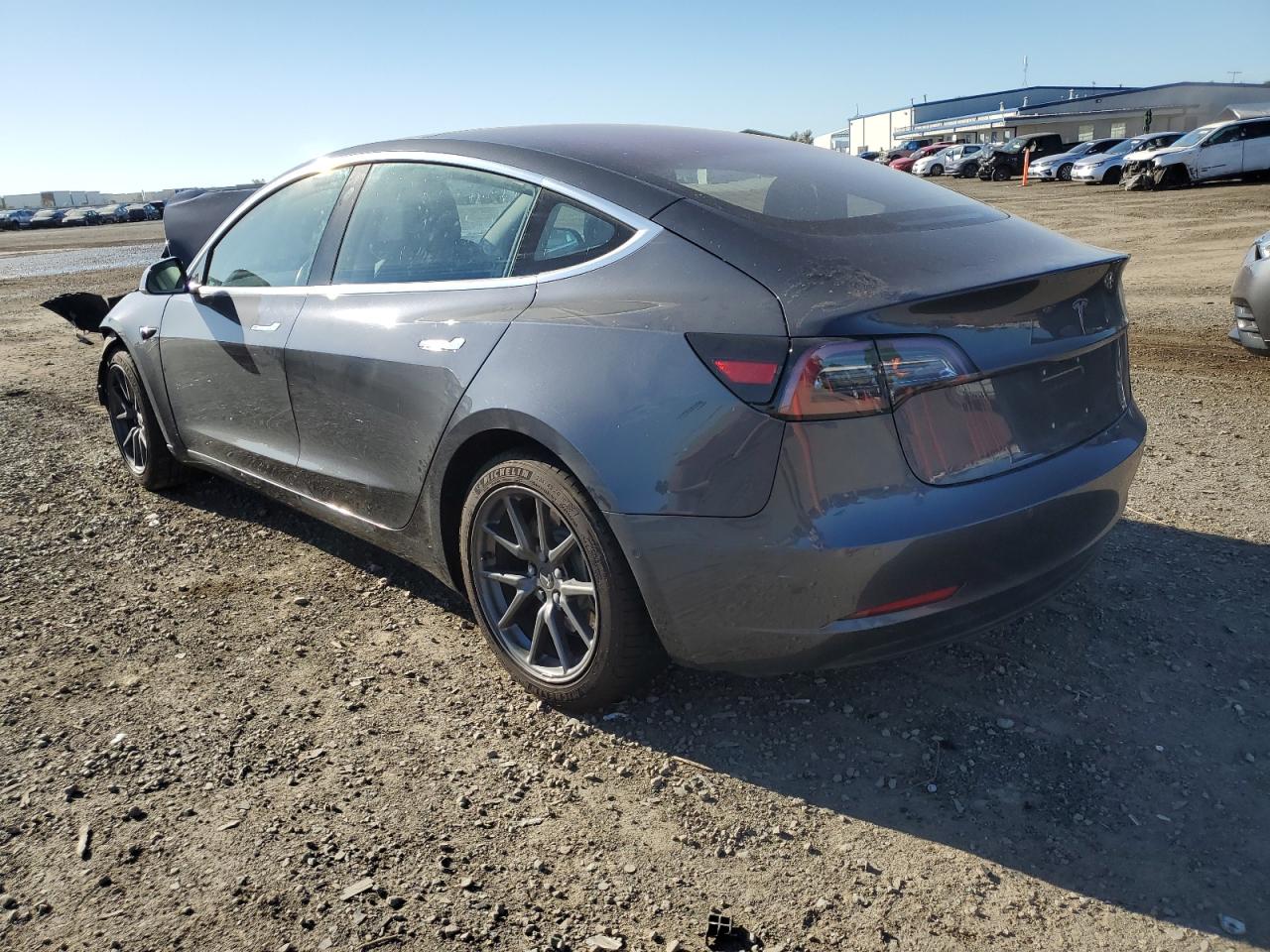 Obraz 2 z 2018 TESLA MODEL 3  2018 z VIN 5YJ3E1EAXJF021849