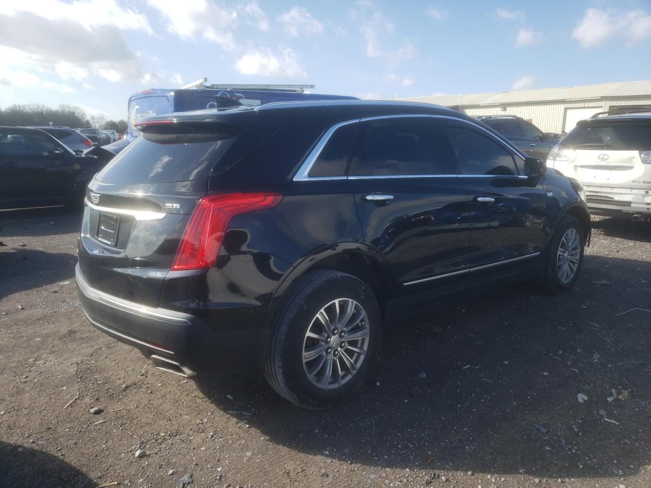 Obraz 3 z 2017 CADILLAC XT5 LUXURY 2017 z VIN 1GYKNDRS7HZ104492