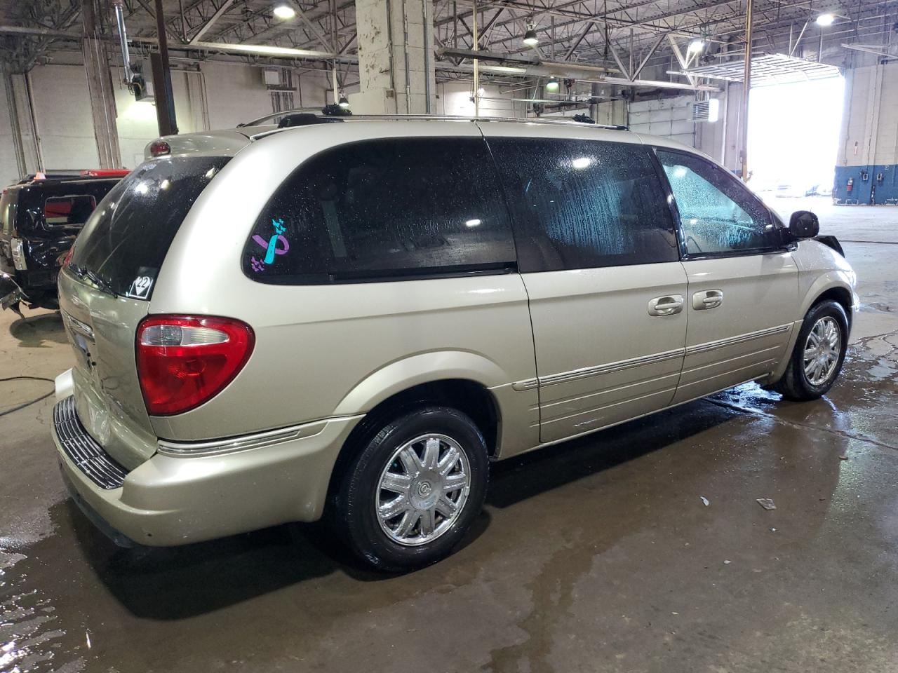 Image 3 of 2005 CHRYSLER TOWN & COUNTRY LIMITED 2005 with VIN 2C8GP64L55R166916