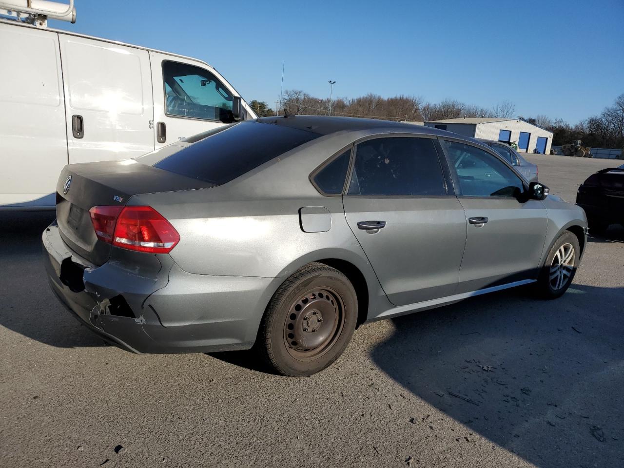 Изображение 3 2014 VOLKSWAGEN PASSAT S 2014 с VIN 1VWAT7A37EC049700