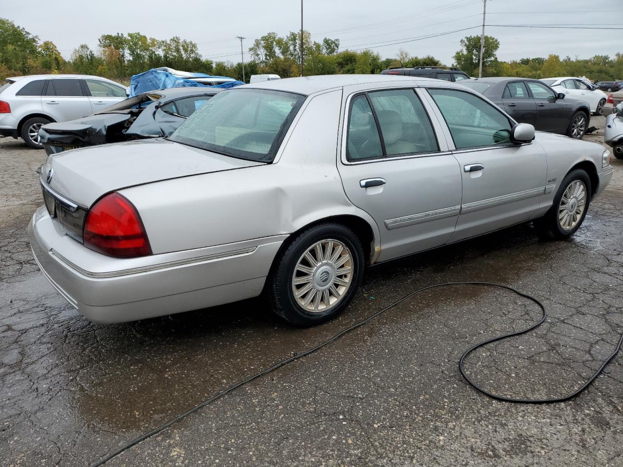 Image 3 of Mercury Grand Marquis Ls 2009 with VIN 2MEHM75V39X608533