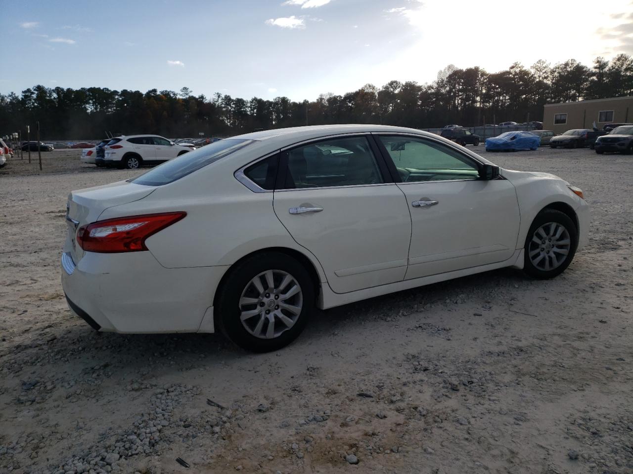 Obraz 3 z 2017 NISSAN ALTIMA 2.5 2017 z VIN 1N4AL3AP1HC270587