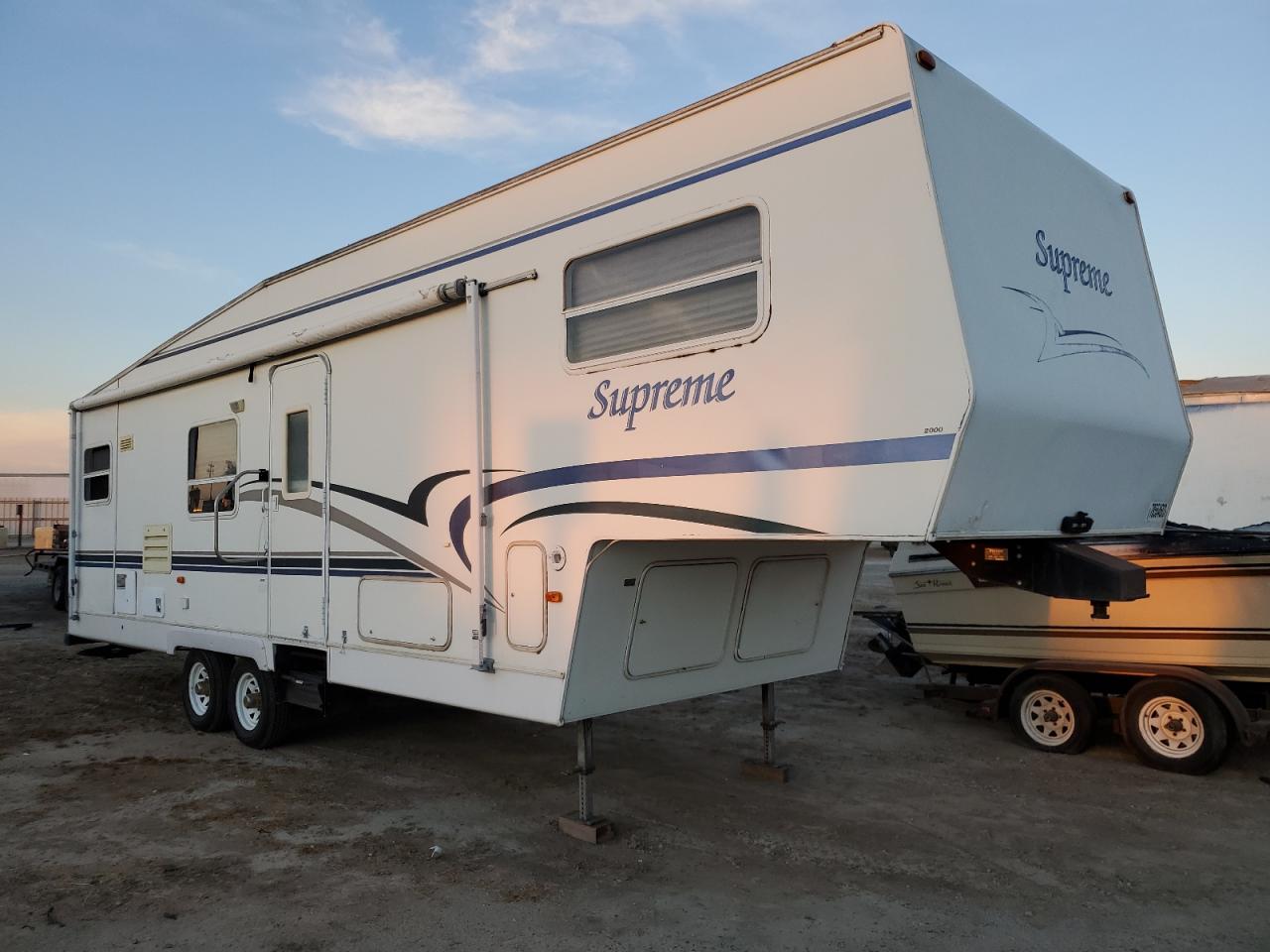 Изображение 1 2000 DUTC SUPREME 2000 с VIN 47CFS0P20YP600952