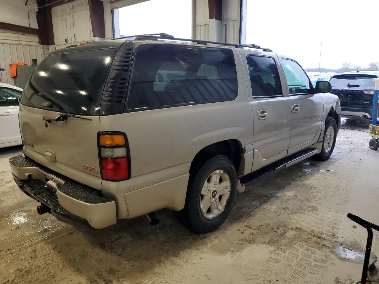 Изображение 3 2005 GMC YUKON XL DENALI 2005 с VIN 1GKFK66U35J248458