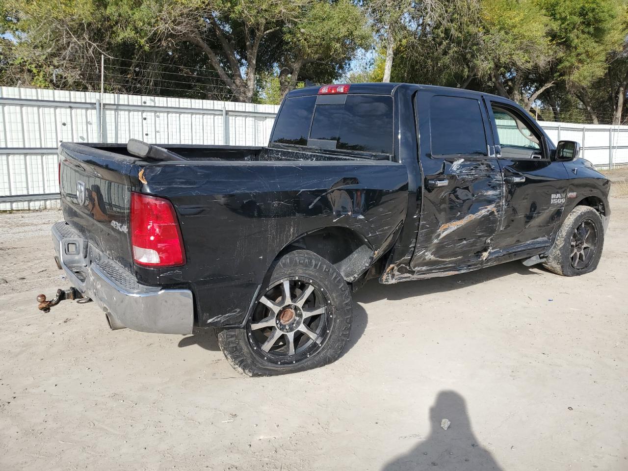 Image 3 of 2014 RAM 1500 SLT 2014 with VIN 1C6RR7LT0ES470561