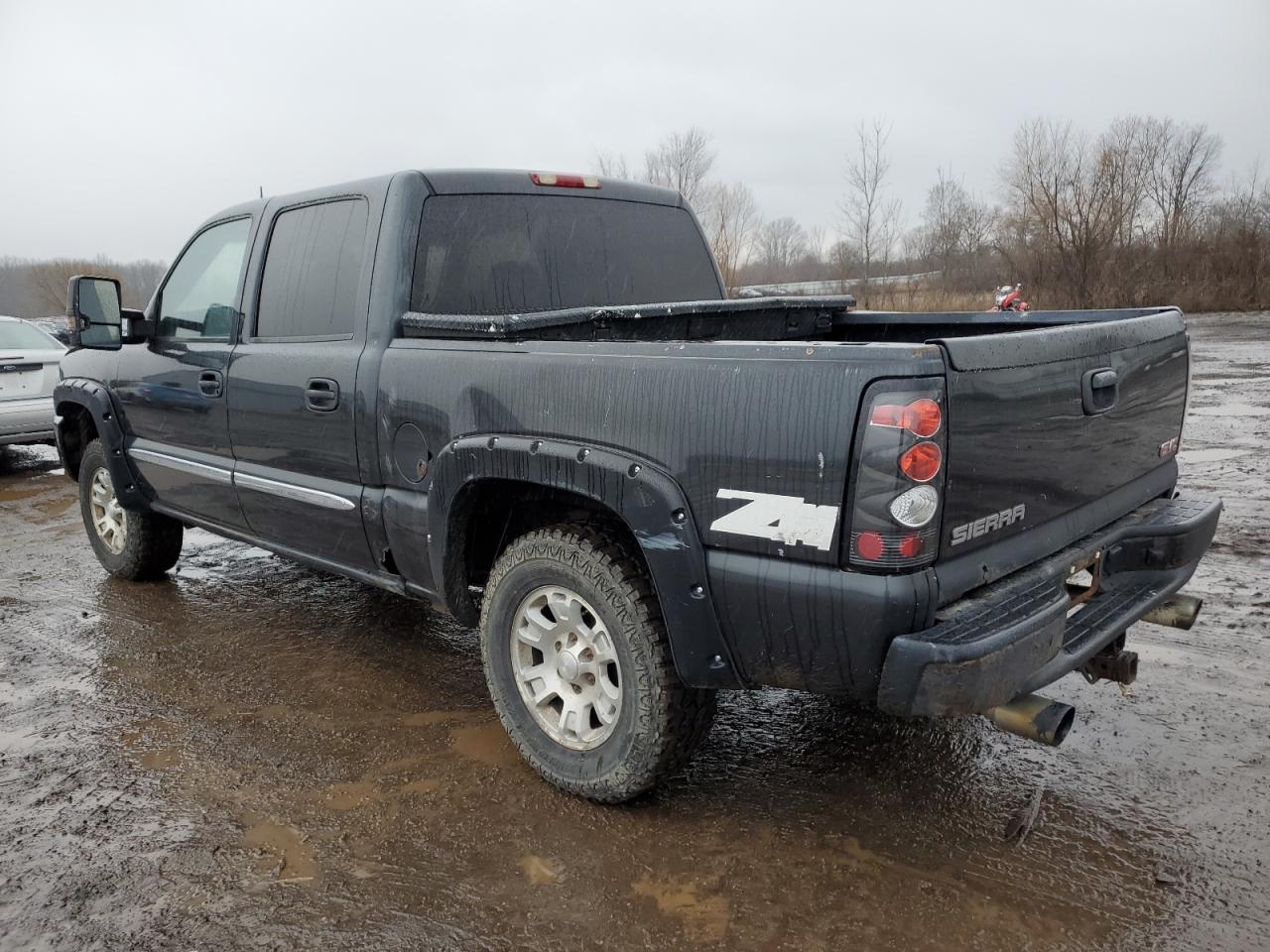 Obraz 2 z 2005 GMC NEW SIERRA K1500 2005 z VIN 2GTEK13T551323418