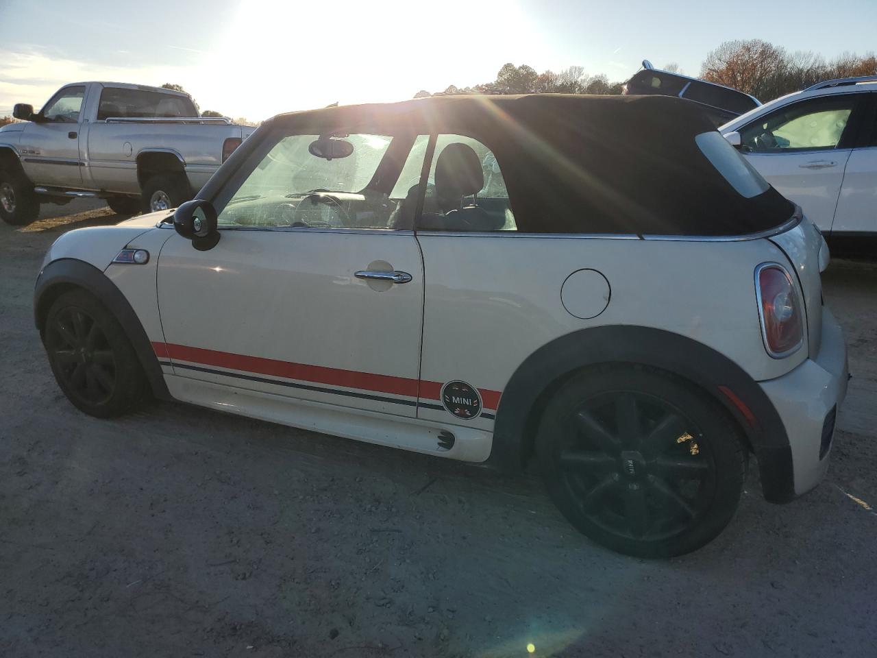 Image 2 of 2010 MINI COOPER S 2010 with VIN WMWMS3C51ATY09377