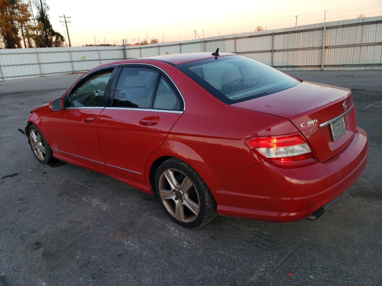 Изображение 2 2011 MERCEDES-BENZ C 300 2011 с VIN WDDGF5EB9BA516896