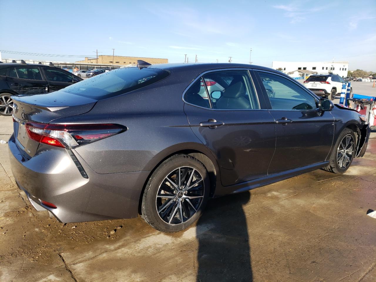 Image 3 of 2021 TOYOTA CAMRY SE 2021 with VIN 4T1G11AK0MU551413