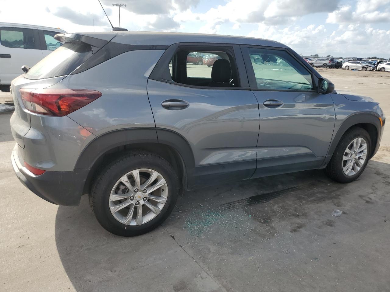 Image 3 of 2021 CHEVROLET TRAILBLAZER LS 2021 with VIN KL79MMS21MB001375