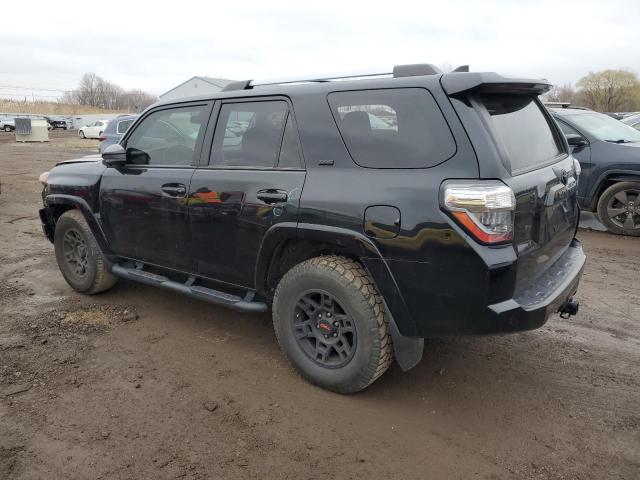 Obraz 2 z 2022 TOYOTA 4RUNNER SR5 2022 z VIN JTEEU5JRXN5275952