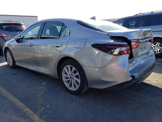 Изображение 2 2022 TOYOTA CAMRY LE 2022 с VIN 4T1C11AK3NU673201