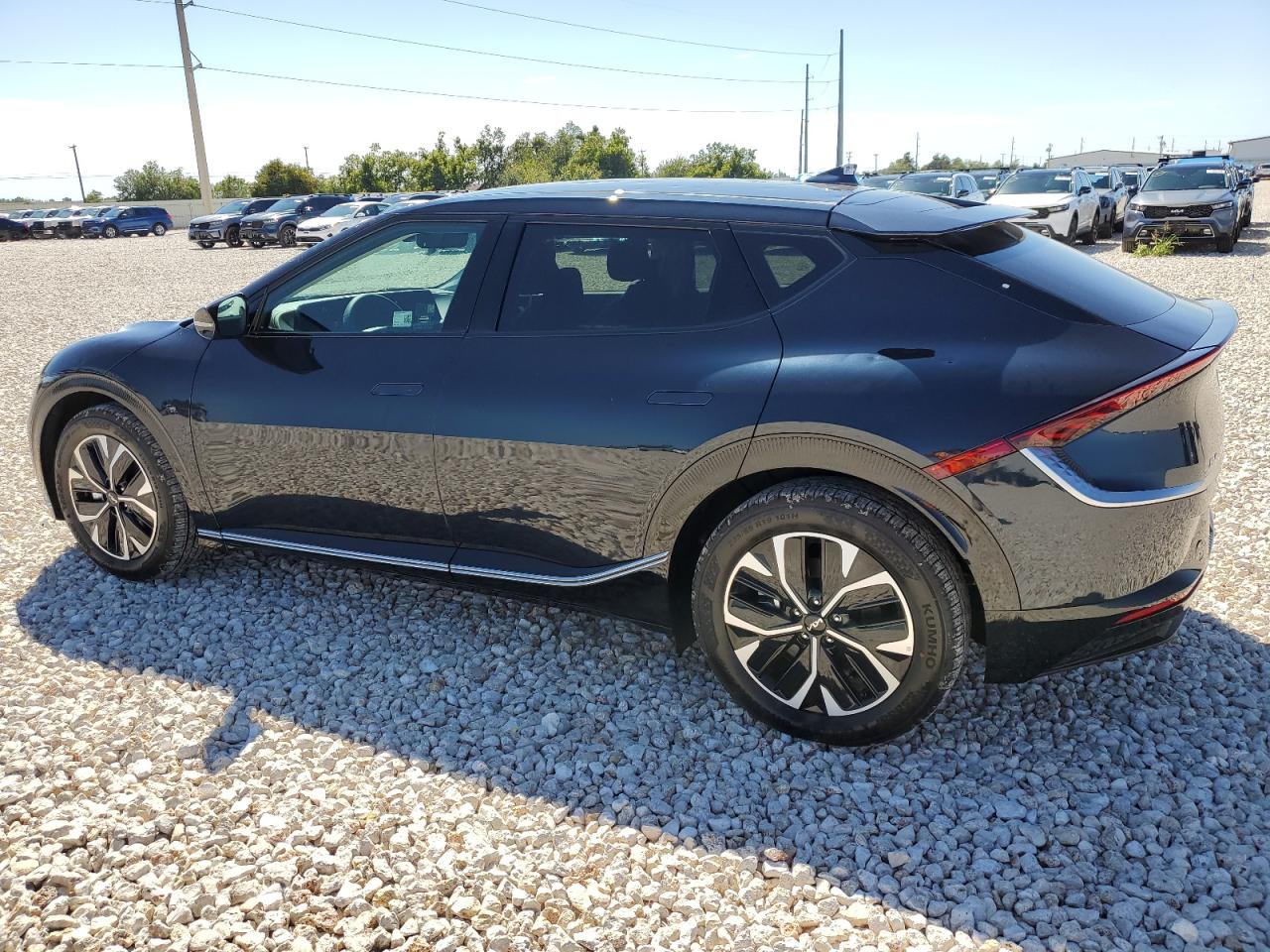 Изображение 2 2023 KIA EV6 LIGHT 2023 с VIN KNDC34LA0P5612390