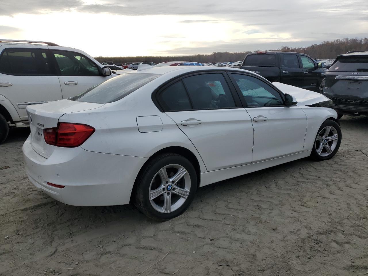 Image 3 of 2013 BMW 328 I 2013 with VIN WBA3A5G50DNP22017