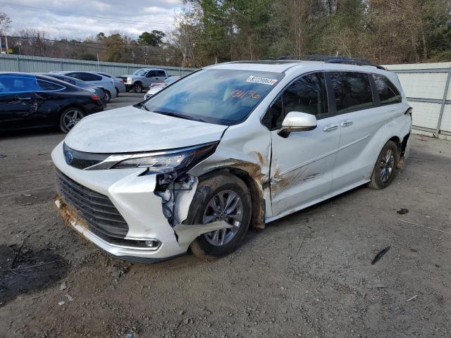 Image 1 of 2022 TOYOTA SIENNA XLE 2022 with VIN 5TDYRKEC4NS131136