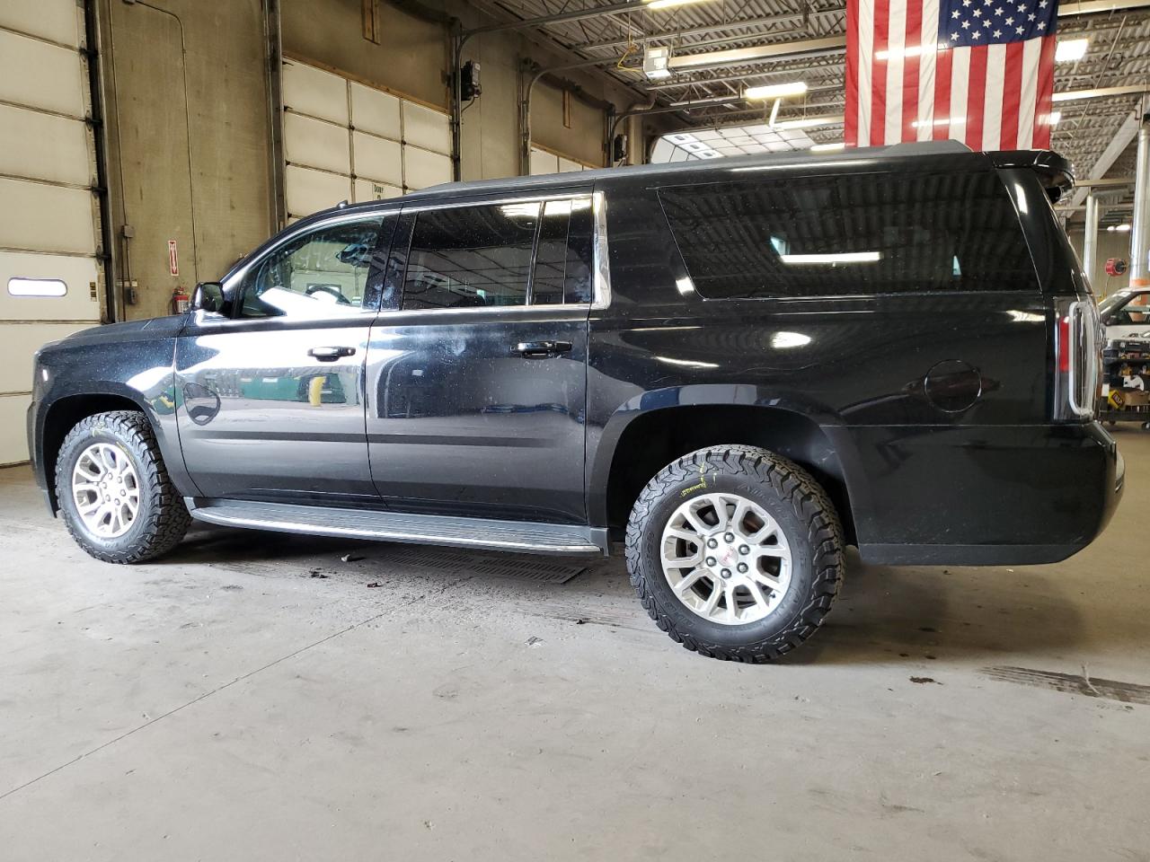 Image 2 of 2016 GMC YUKON XL K1500 SLT 2016 with VIN 1GKS2GKC6GR471762