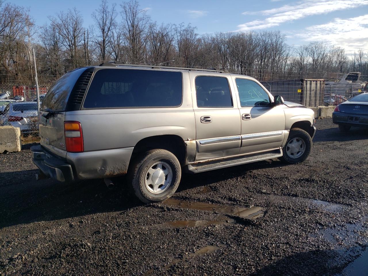 Image 3 of 2003 GMC YUKON XL K1500 2003 with VIN 3GKFK16Z03G333531