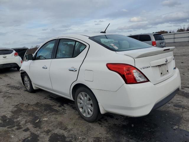 Obraz 2 z 2015 NISSAN VERSA S 2015 z VIN 3N1CN7AP6FL886343