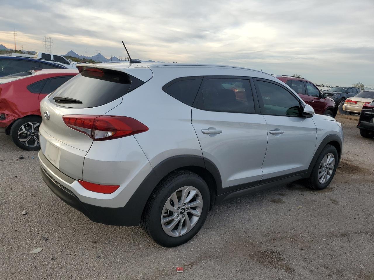 Obraz 3 z 2016 HYUNDAI TUCSON LIMITED 2016 z VIN KM8J33A48GU089460