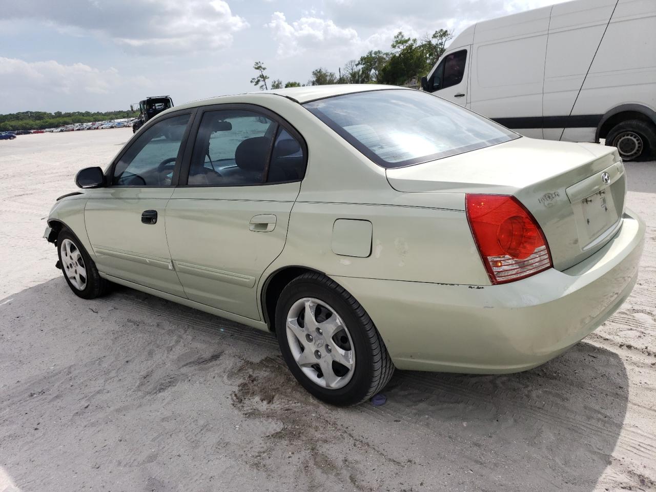 Image 2 of 2004 HYUNDAI ELANTRA GLS 2004 with VIN KMHDN46D24U721306