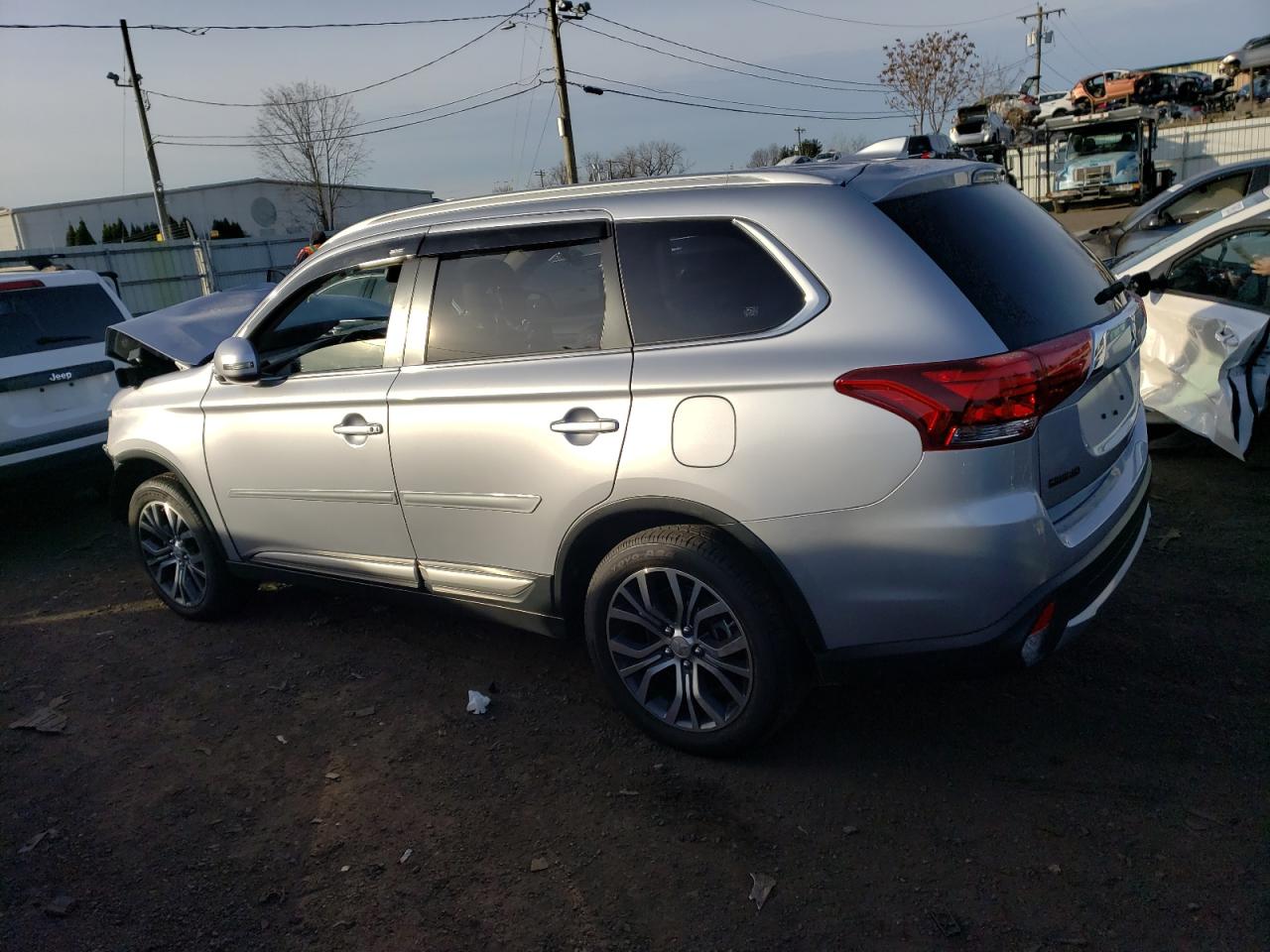 Obraz 2 z 2017 MITSUBISHI OUTLANDER SE 2017 z VIN JA4AZ3A31HZ024622