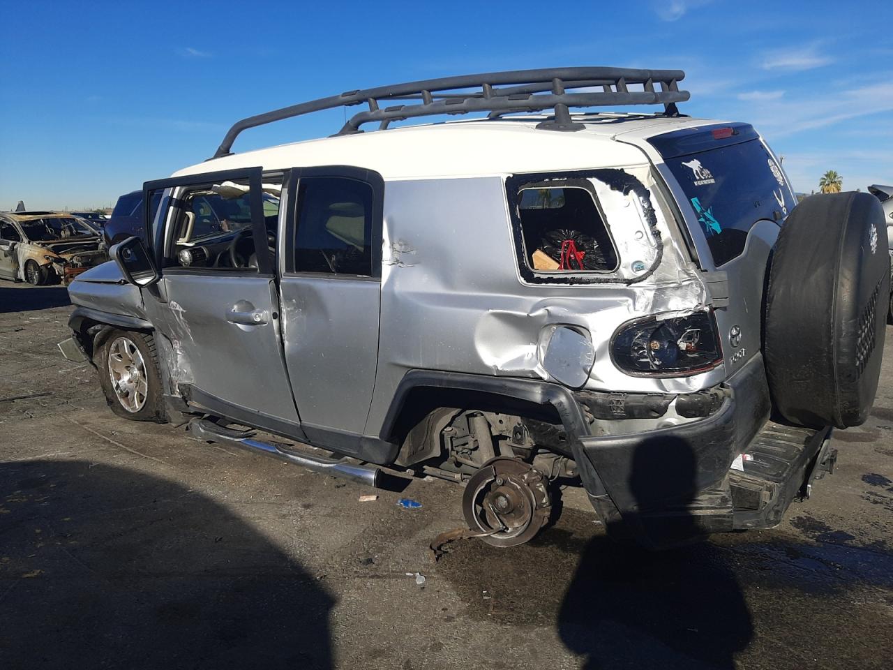 Image 2 of 2008 TOYOTA FJ CRUISER  2008 with VIN JTEZU11F78K006023