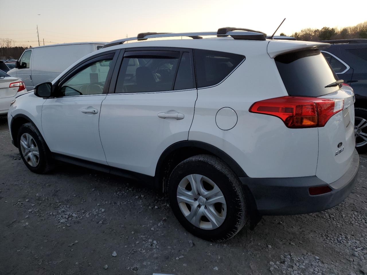 Image 2 of 2015 TOYOTA RAV4 LE 2015 with VIN JTMBFREV2FD120318