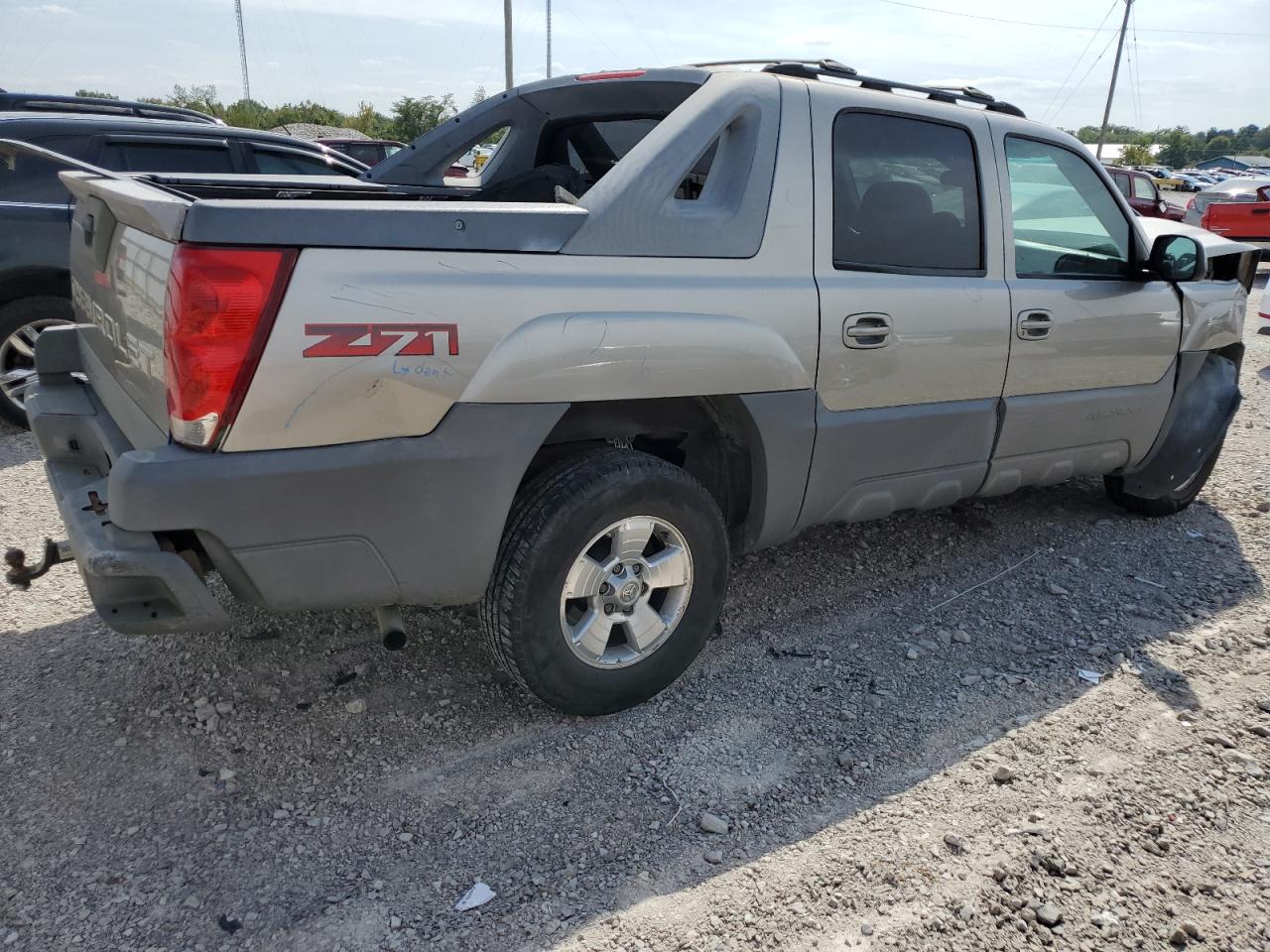 Image 3 of 2002 CHEVROLET AVALANCHE K1500 2002 with VIN 3GNEK13T52G336616