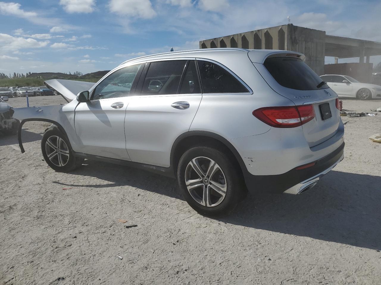 Obraz 2 z 2019 MERCEDES-BENZ GLC 300 2019 z VIN WDC0G4JB0KV136955