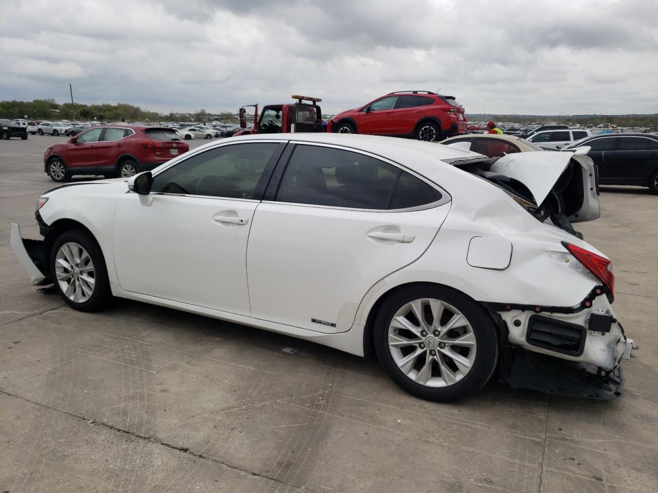 Image 2 of 2015 LEXUS ES 300H 2015 with VIN JTHBW1GG9F2083729
