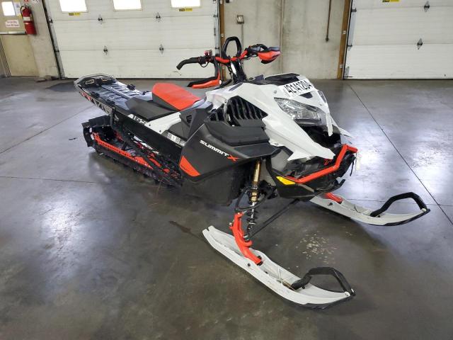 Image 1 of 2021 SKI DOO SUMMIT X 8 2021 with VIN 2BPSTJMB3MV000367