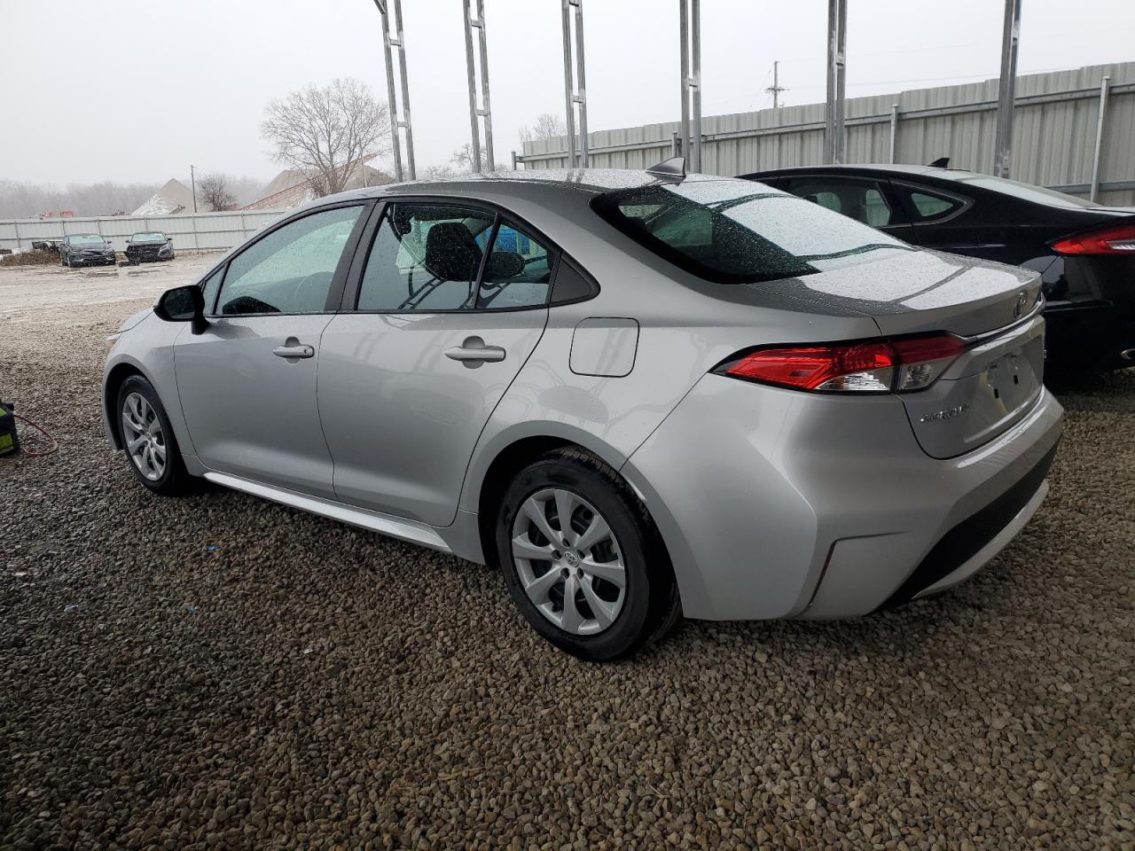 Image 2 of 2021 TOYOTA COROLLA LE 2021 with VIN 5YFEPMAE0MP185388