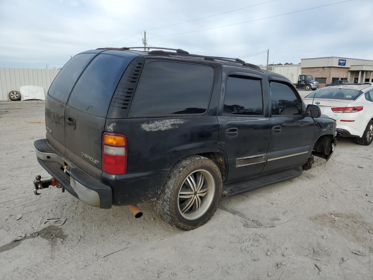 Изображение 3 2003 CHEVROLET TAHOE C1500 2003 с VIN 1GNEC13V33J326133