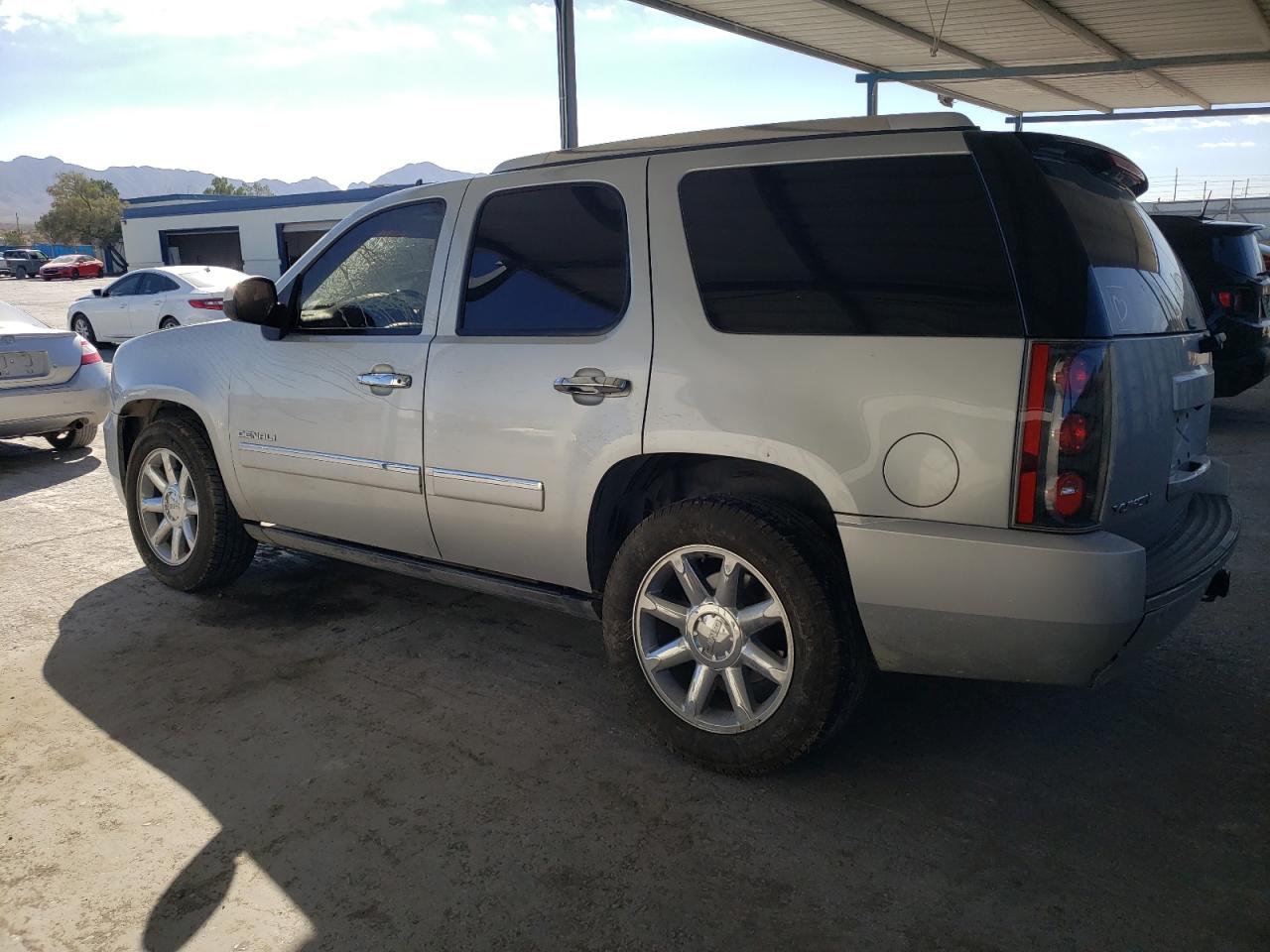 Изображение 2 2013 GMC YUKON DENALI 2013 с VIN 1GKS2EEF6DR213618