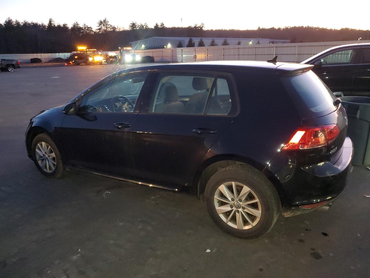 Obraz 2 z 2016 VOLKSWAGEN GOLF S/SE 2016 z VIN 3VW217AU3GM051299