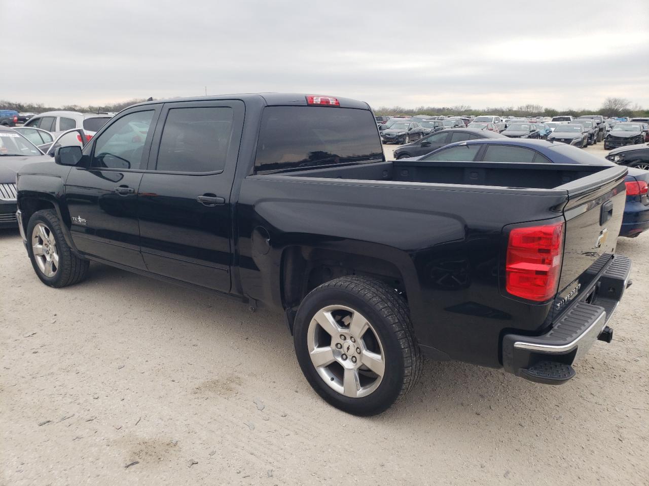 Image 2 of 2016 CHEVROLET SILVERADO C1500 LT 2016 with VIN 3GCPCREC1GG244131