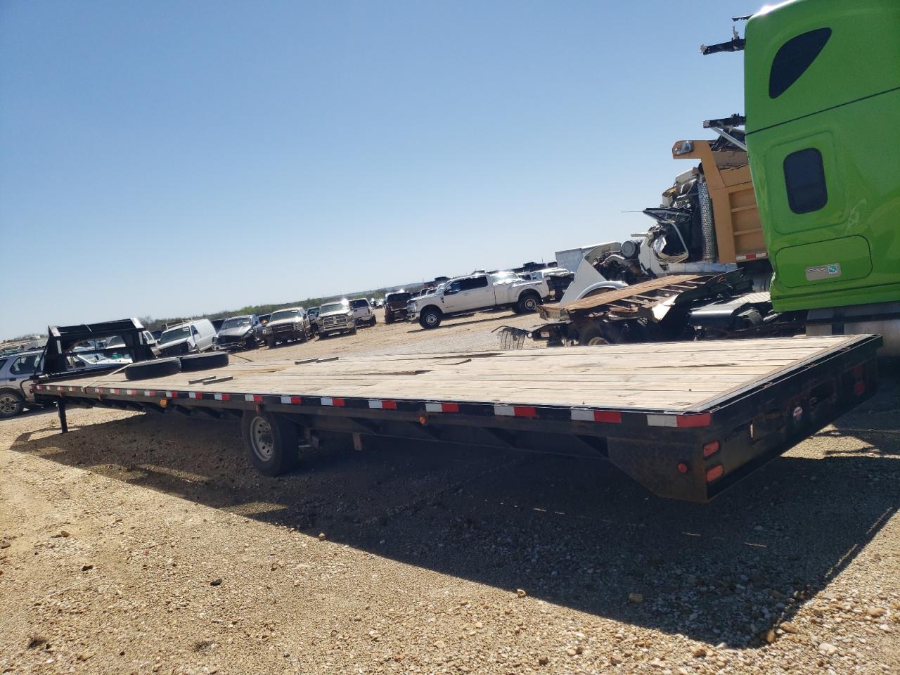 Obraz 3 z 2021 C&M TRAILER 2022 z VIN 5VNGN4025MT229104