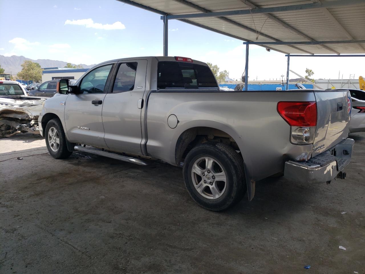 Изображение 2 2007 TOYOTA TUNDRA DOUBLE CAB SR5 2007 с VIN 5TFRV54197X007152
