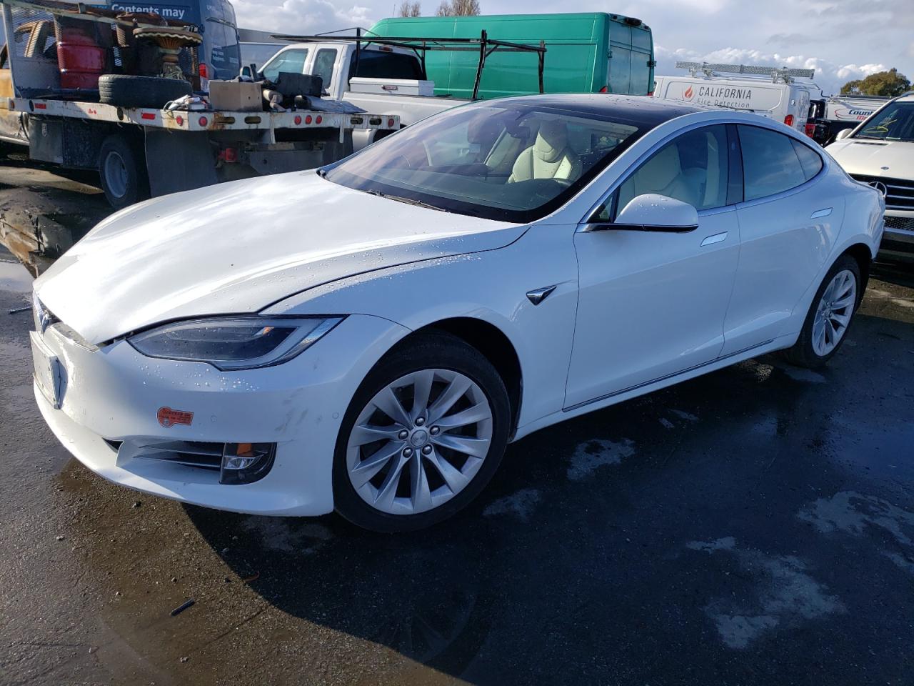 Изображение 1 2018 TESLA MODEL S  2018 с VIN 5YJSA1E23JF276276