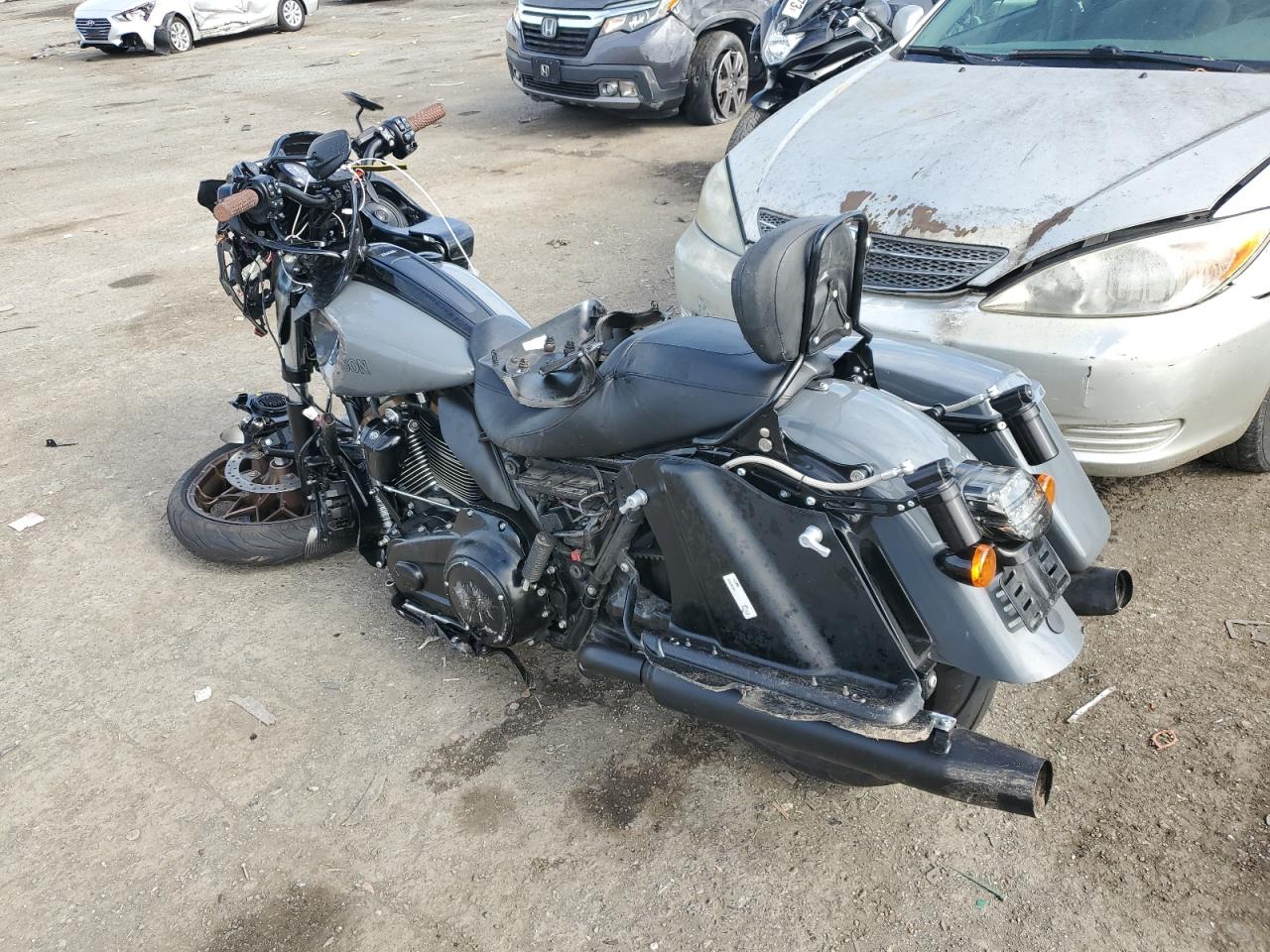 Image 3 of 2022 HARLEY-DAVIDSON FLTRXST  2022 with VIN 1HD1ACL14NB638267