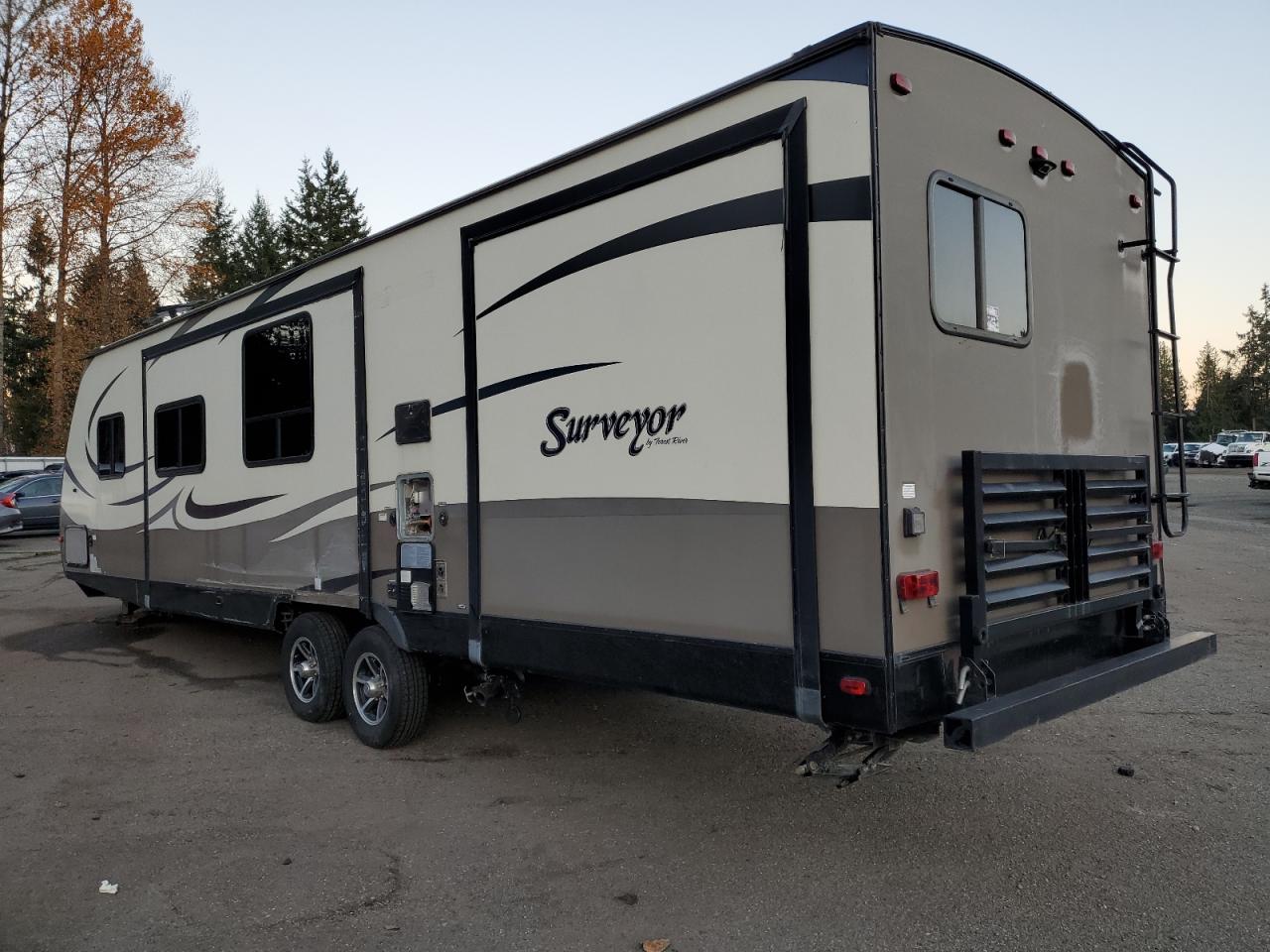 Image 3 of 2016 FFRV 32TVL 2016 with VIN 4X4TSVH26G2474540